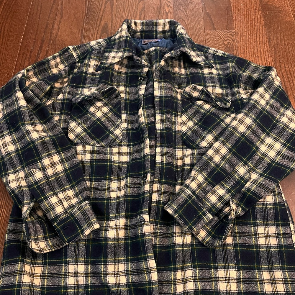 Pendleton Plaid Button-Down Flannel Button Up in Navy, Cream & Greenies Size Lrg